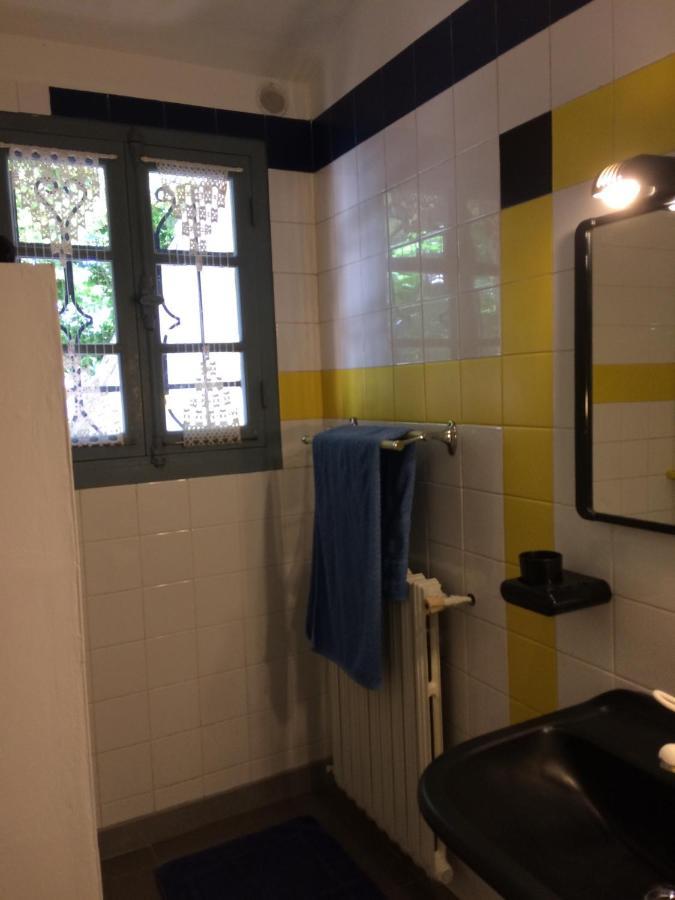 Chambre Dans Villa Charmante Vallabrègues Exterior foto